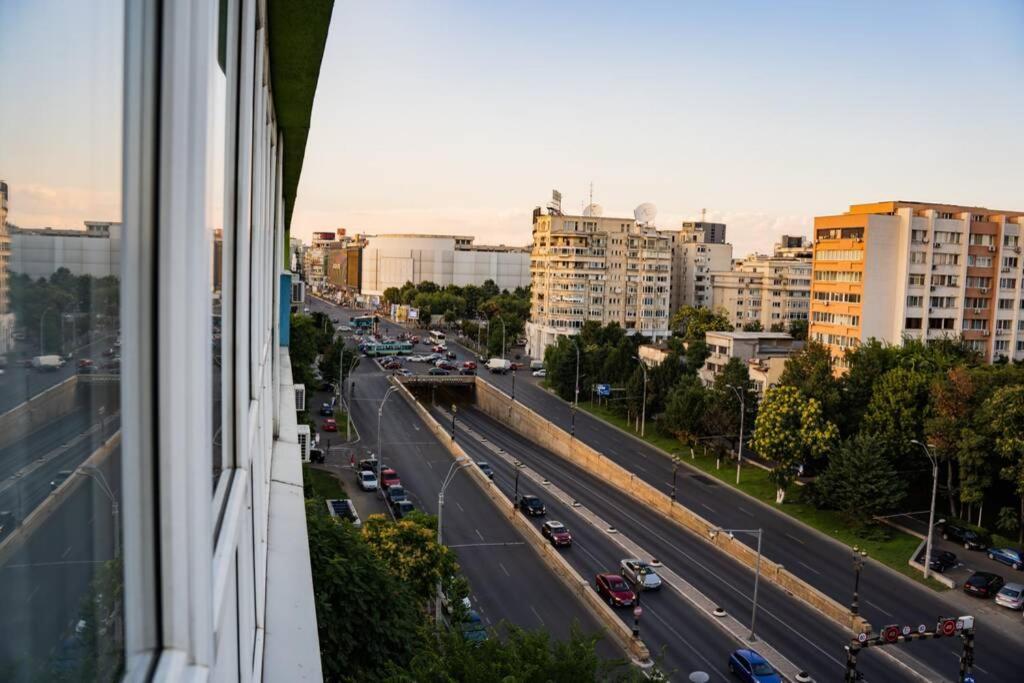 Modern 1 Bedroom In Center! * Bucarest