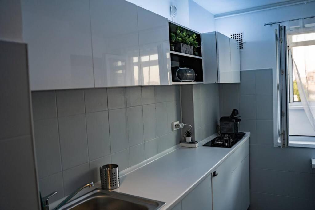 Appartamento Modern 1 Bedroom In Center!